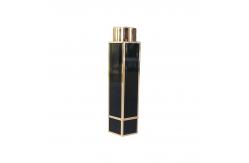 China Raw Materials Exquisite Appearance 5g Lipstick Tube with Spray Processing supplier