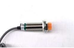 China Watertight M18 Inductive Proximity Sensor Strong Environmental Resistance supplier