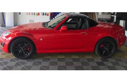 China Ferrari Red High Gloss Car Wrap Air Release Slidable Temperature Resistant supplier