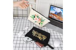 China Cotton Canvas Makeup Bag with Bottom, Multi-Purpose Cosmetic Bag with Zipper supplier