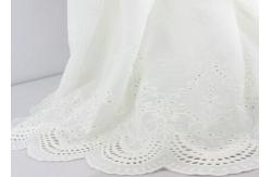 China Embroidery White Cotton Net Lace Fabric , Cotton Eyelet Lace Fabric With Scalloped Edge supplier