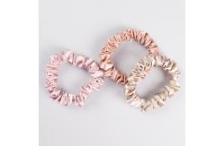 China Silk Scrunchies For Hair 100% Mulberry Silk Ties For Curly Hair Scrunchies Prevent Breakage supplier
