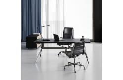 China Black Luxury Executive Office Desks OEM Wooden Thickness 25mm supplier