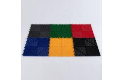 China Commercial Interlocking Sports Tiles 350g/Pc Load 2500N supplier