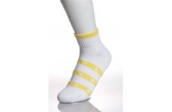 China Breathbale OEM Service White Moisture Wicking Running Socks For Unisex Adults supplier