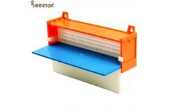 China Beekeeping Equipments Plastic Pollen Collector Bee Pollen Trap supplier