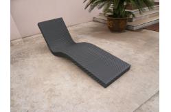 China Modern Luxury Comfortable Wicker Rattan Sun Lounger For Poolside supplier