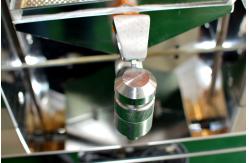 China 120W / 250W Automatic Orange Juicer Machine For Fruit And Vegetable Squeezer supplier