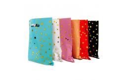 China Sparkling Stars W24 X H30.5cm Plastic Party Gift Bags With Handles supplier