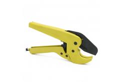 China Hand Held Plastic Pipe Cutter With Stainless Steel Blade And Safety Latch supplier