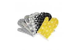 China Baking Kitchen Tools And Utensils Oven Mitts Microwave Insulation Mat supplier