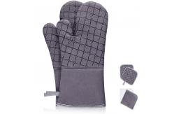 China ISO Kitchen Baking Tools Heat Resistant Oven Baking Mitts With Towels And Cushion supplier