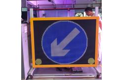 China EN12966 1024*1024mm LED Traffic Signs City Road Variable Message Sign supplier