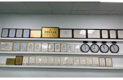 China Outdoor LCD Display manufacturer