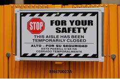China Warehouse Heavy Duty Steel Portable Folding Security Gates With Warning Label supplier