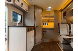 China 170 hp 3 Beds RV Caravan Van , Rotary Toilet Mobile Home Camper Van supplier
