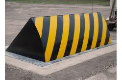 China Anti Terrorist Hydraulic Road Blocker 80 Tons Bearing Capacity Speed Adjustable supplier