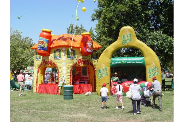ragu_inflatable booth