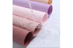 China Flower Packaging Solution Waterproof Paper Sheet with Solid Plastic Cellophane Wrapping supplier