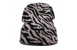 China 60cm Winter Knit Beanie Hats 100% Acrylic Warm Round Shape supplier
