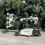 Car Window Electric Mobile Robot Vacuum Glass Lifter 400kg 600kg Remote Control for sale