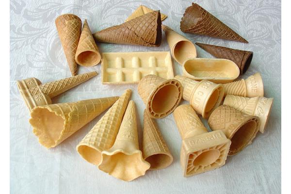 Multi Shape Coloured Ice Cream Sugar Cone , Chocolate Covered Waffle Cones