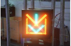 China IP65 LED Lane Use Control Signal Sign Construction Warning Signage supplier