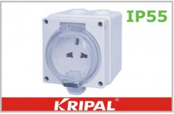 China White IP55 13A Weatherproof Switch Socket 3 Flat Electrical Outlet supplier