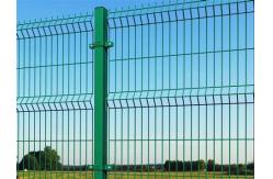 China Curvy 3D Triangle Galvanized Welded Wire Mesh Fence PVC Coated supplier