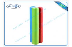 China Popular Pantone Disposable Non Woven Tablecloth in Small Roll Packing supplier