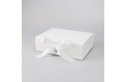 China Custom Logo Paper Box Packaging Paper Pastry Cases 4c Offset Printing supplier