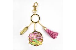China Antique Gold Enamel Keychain Custom Secure Key Holding Functionality for B2B supplier