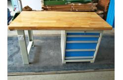 China Custom Steel Construction Industrial Work Benches With Hardwood Fireproofing Board supplier