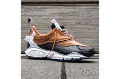 China Custom Logo Men Jogging Shoes Fly Knitting Lining Material supplier