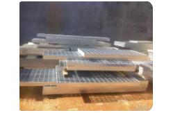 China Silver Pressure Welded Galvanized Steel Grating Engineering supplier
