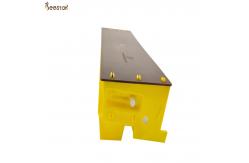 China Flexible Beehive Accessories Plastic Pollen Trap Tray Entrance Pollen Collector supplier