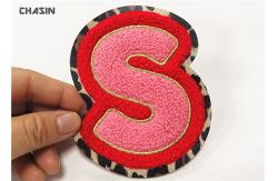 China Embroidery Wholesale Custom Chenille Patch,Iron On Cheap Chenille Letter Patchs supplier