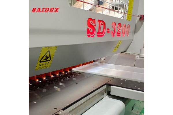 2000-5000RPM Computer Beam Saw Machine Practical With 1500W Imported Servo