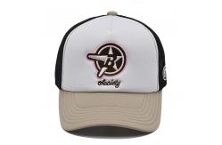 China Sponge Mesh 5 Panel Trucker Hats Curved Visor Comfortable Breathable supplier