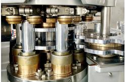 China Soft Drink Wine Beer Canning Filling Machine With 12 Filling Heads supplier