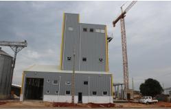 China Modern Galvanized Steel Structure Building With Professional Engineering Design supplier
