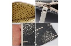 China Canvas Multi Function Travel Makeup Small Zipper Pouch Toiletry Bag For Women supplier