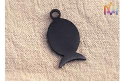 China Plated SS Black Fish Shaped Pendant OEM ODM Supported supplier