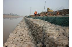 China Woven Gabion Box Gabion Wire Baskets For Stone Gabion Fence System supplier