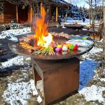 Customized Steel BBQ Grill With Removable Ash Catcher And Rusted Design