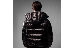 China Seamless Fusing Streetwear Puffer Jacket Winter Shiny Polyester Padded Jacket Stylish supplier