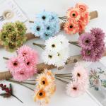 A simulated chrysanthemum decoration and arrangement scene