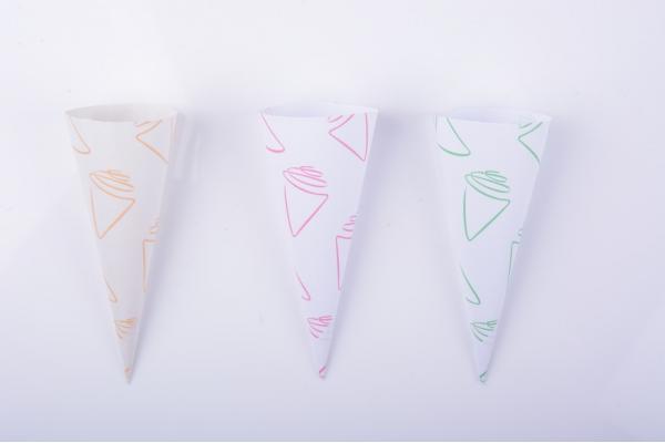 Professional Ice Cream Waffle Cone With 118mm Oblique Length Conical Shape