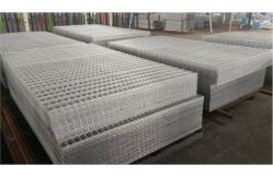 China 50x50mm aperture galvanized fence 4mm welded wire mesh panel supplier