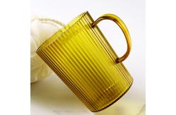 China Stylish Plastic Mouthwash Cup Insta Style With Comfortable Handle supplier